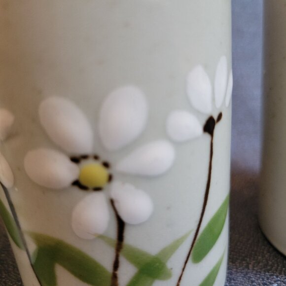 Set Of 3 Hand-Painted Ceramic Cups With Daisies Design & Green Leaves 3.5" Tall - Picture 5 of 6